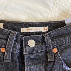 Levi Ribcage Straight - Black